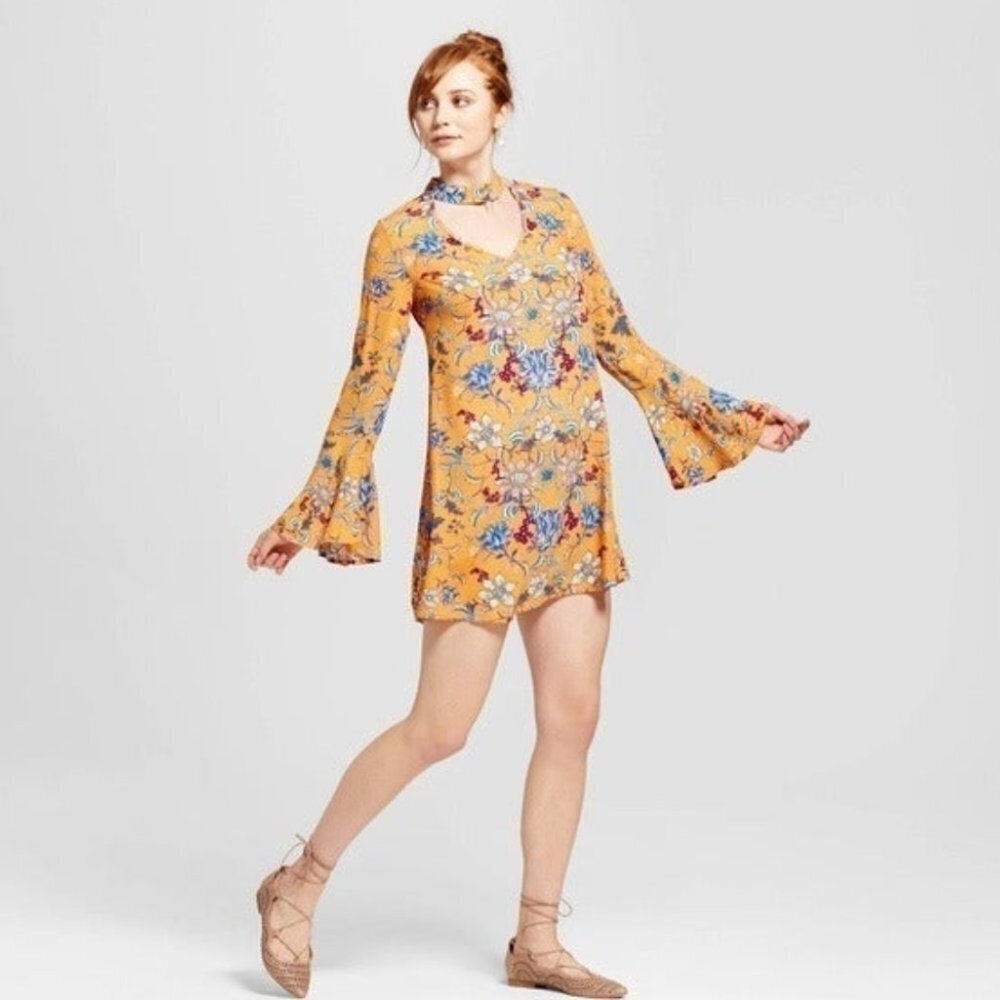 Xhilaration Ladies shift Dress Bell Sleeve Floral Print V Neck Chocker